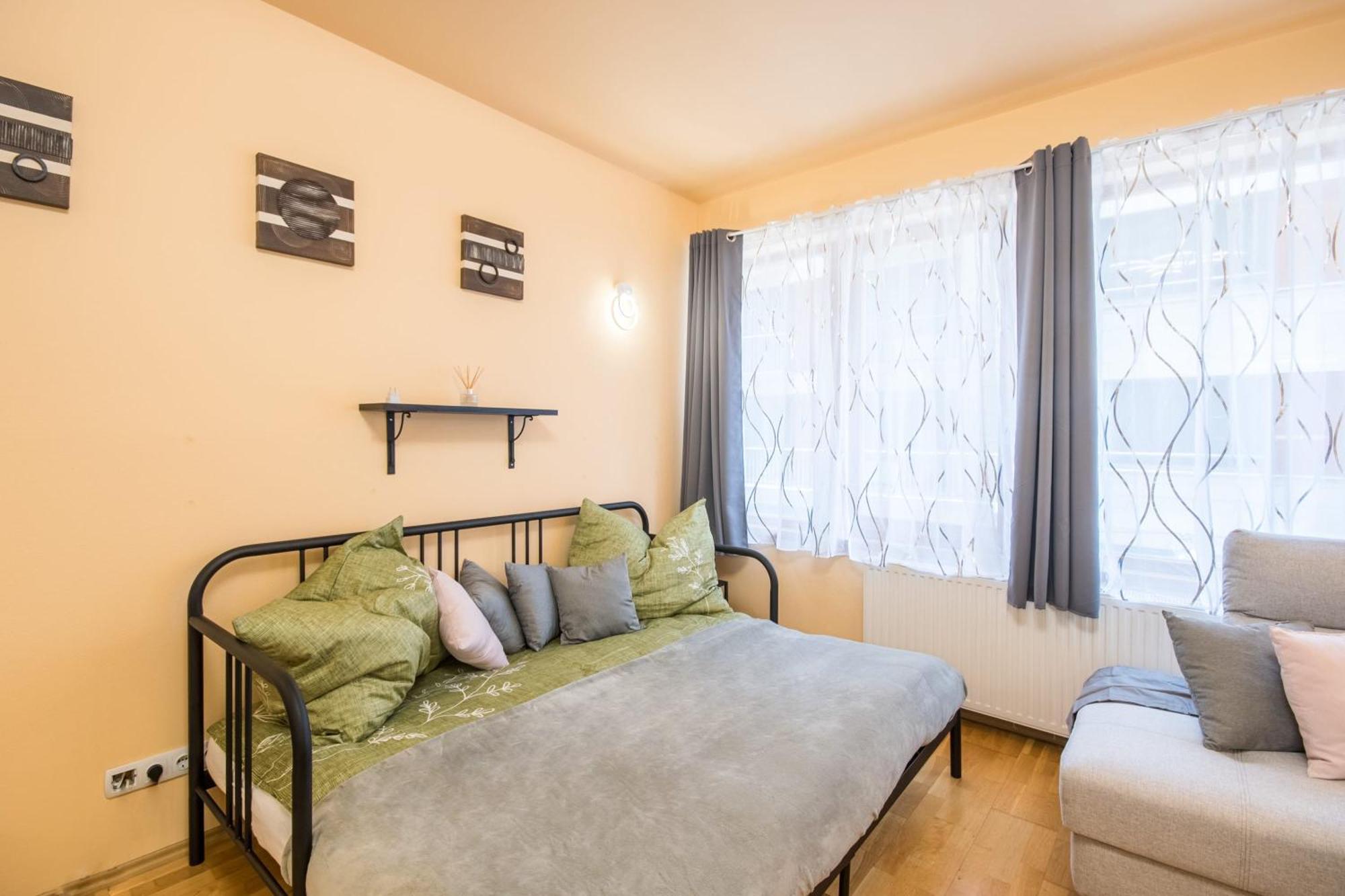 Апартаменты Very Central - Large - Balcony - Comfy Будапешт Экстерьер фото