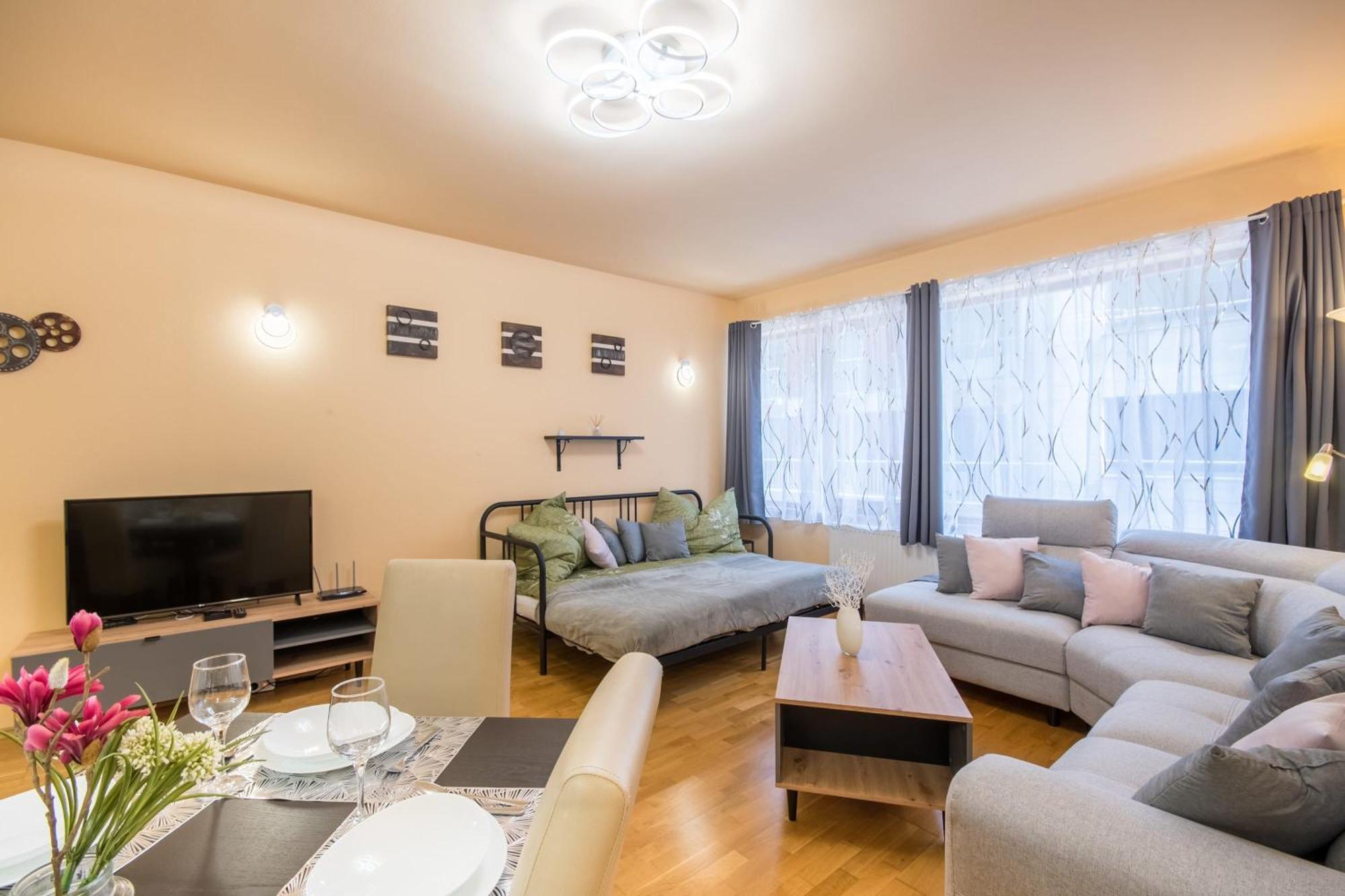 Апартаменты Very Central - Large - Balcony - Comfy Будапешт Экстерьер фото